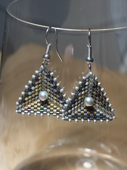 Ръчно изработени бижута от мъниста