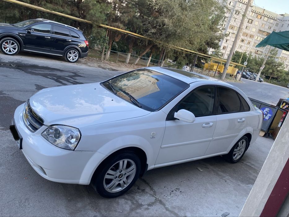 Lacetti sotiladi avtomat
