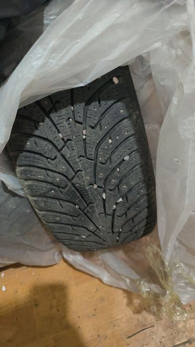 Автошины 215/55/17 б/у