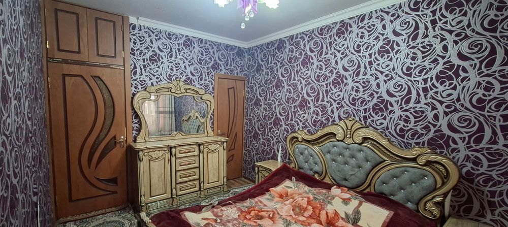 Navoiy shaxar 8-maktabdi oldidan 3 xonalik uy