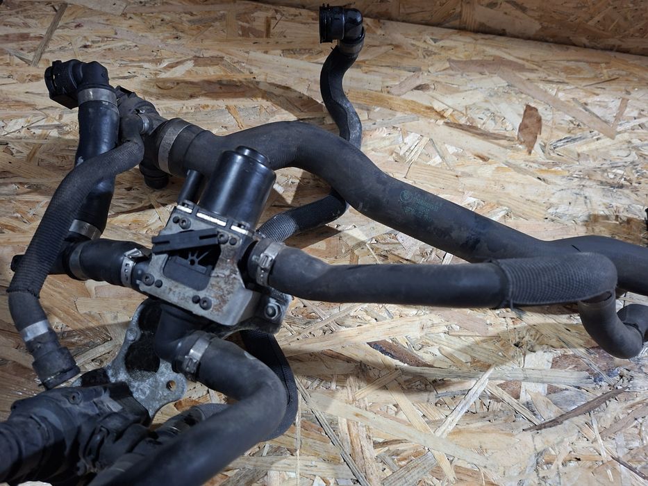 Ansamblu Pompă Auxiliară Apă + Robinet Căldură și Furtunuri BMW F10 N57 3.0d
