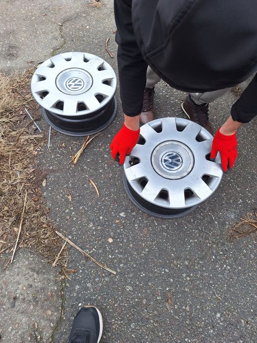 Vand 4 jante de wv ,audi sau skoda  pe 15 in 5 prezoane