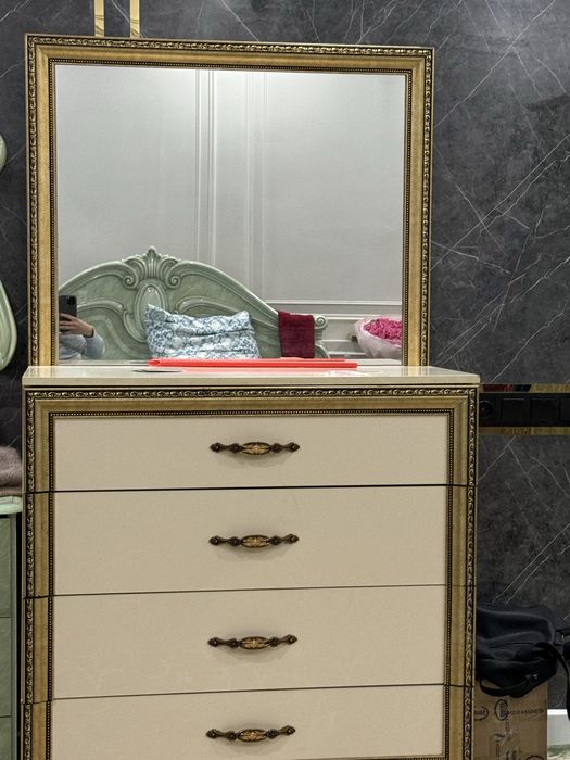 Комод для спальня, состояние отличное