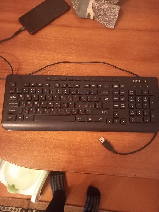 Продам клавиатуру