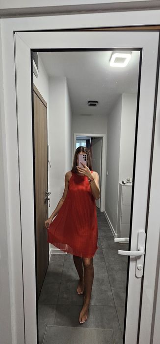 Свежи роклички xs размер