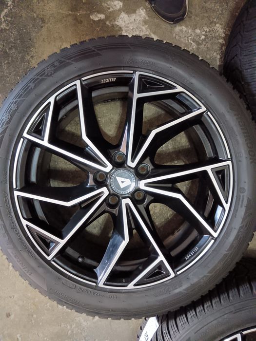 Set jante aliaj prindere 5x114.3 et 50 cu anvelope iarna 235/50/19 kia Hyundai mazda Renault Nissan