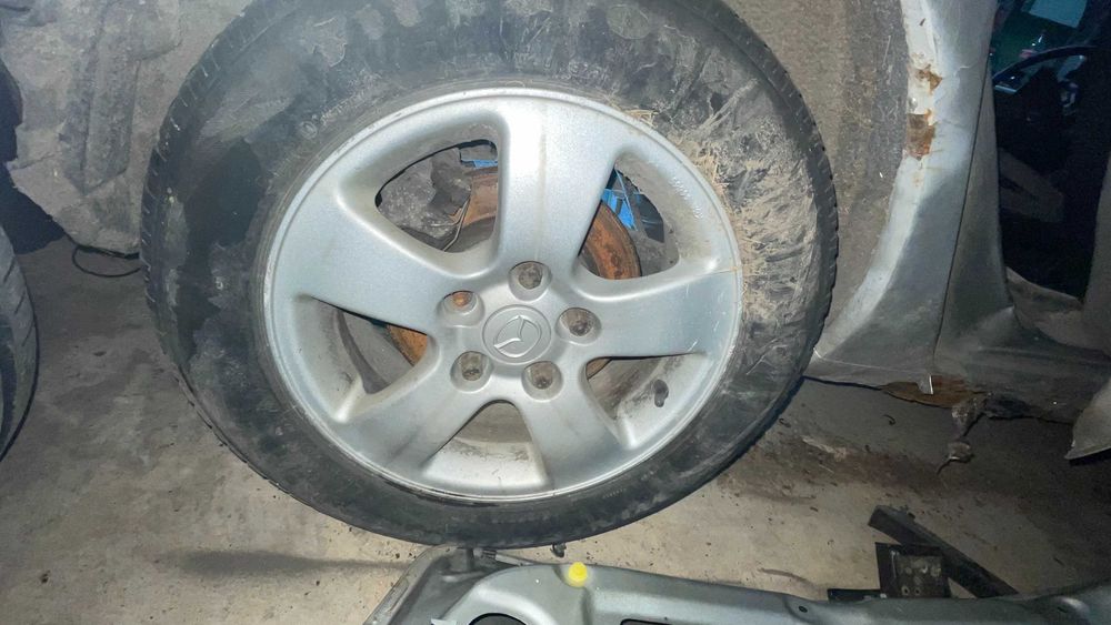 Джанти свалени от Мазда 3 2004 г.