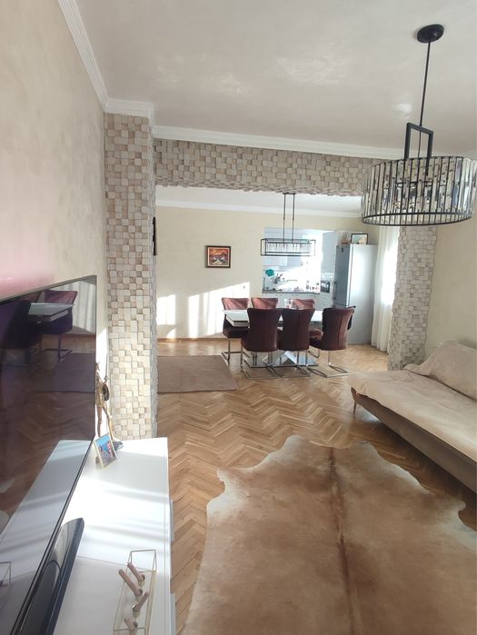 Продава се Тристаен апартамент в Хасково, Дружба 1 - 130 кв.м за 1500 €/кв.м - Снимка #1