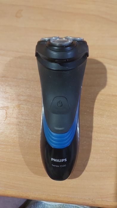 Аккуиуляторная электро бритва