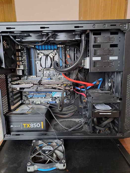 Предлагам на вниманието ви мощен настолен компютър на изгодна цена.