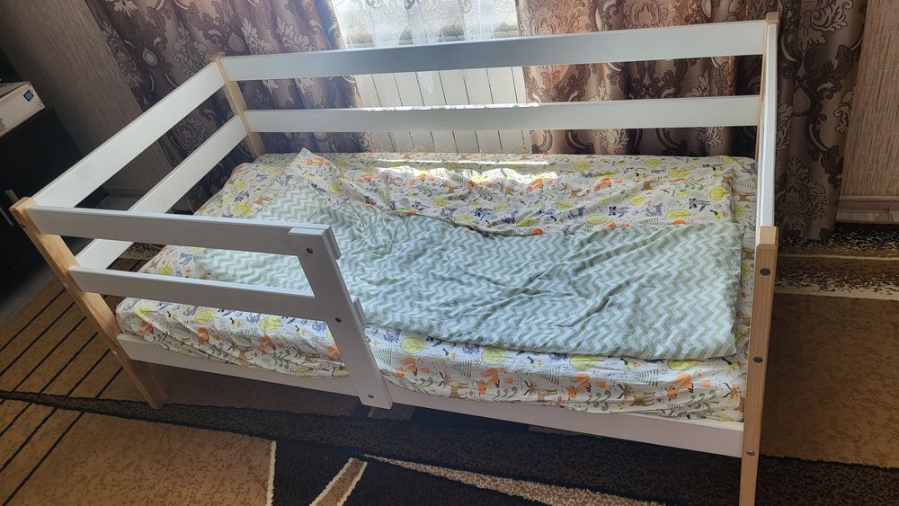Продам детскую кровать с матрасом 160×80 цена 40000тн