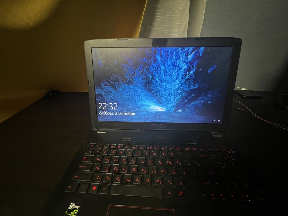 Ноутбук ASUS ROG GL552J  (1 терабай, 8гб оперативка)