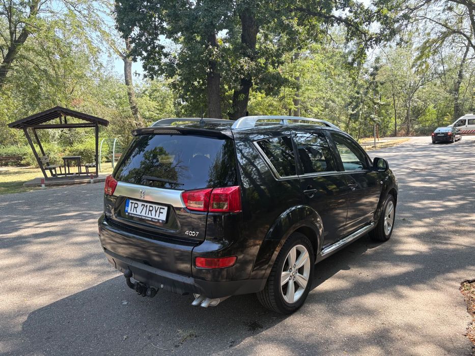Vând Peugeot 4007 anul 2009