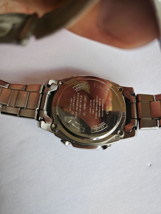 Продавам часовник CASIO