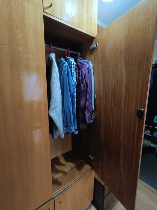 Продам шкаф для одежды и для белья 27.000=