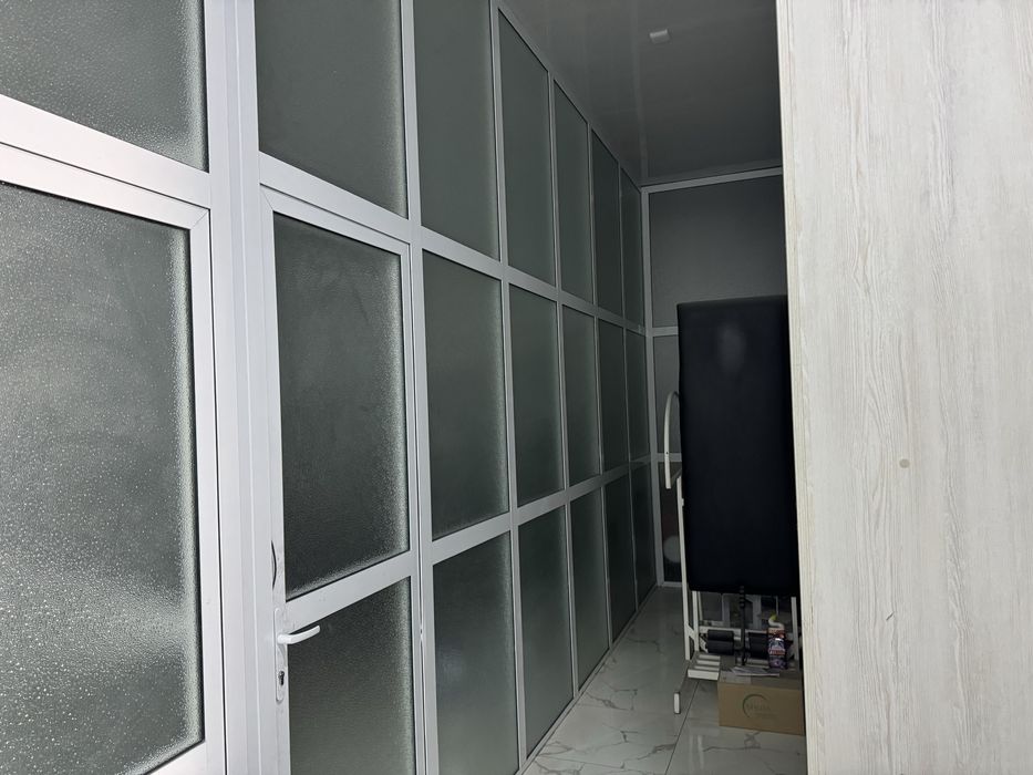 Клиникада ичида биринчи каватда 4 та хона ижарага берилади 70 кв