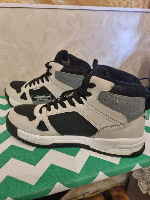 Мужские кроссовки