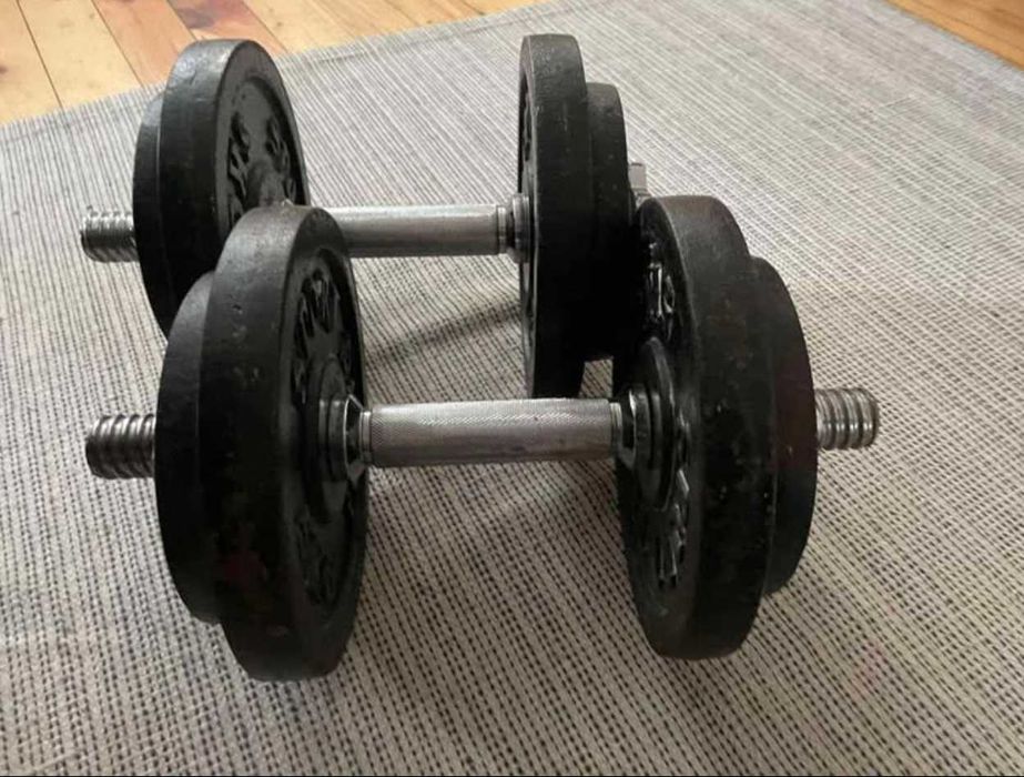 Лежанка с тежести, лост, дъмбели, гирички и батут