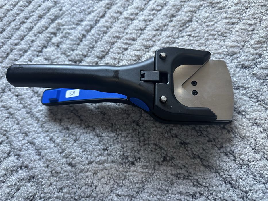 Vand perforator de rotunjit colturi