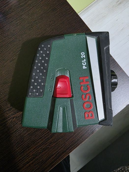 Лазерен нивелир Бош pcl 20