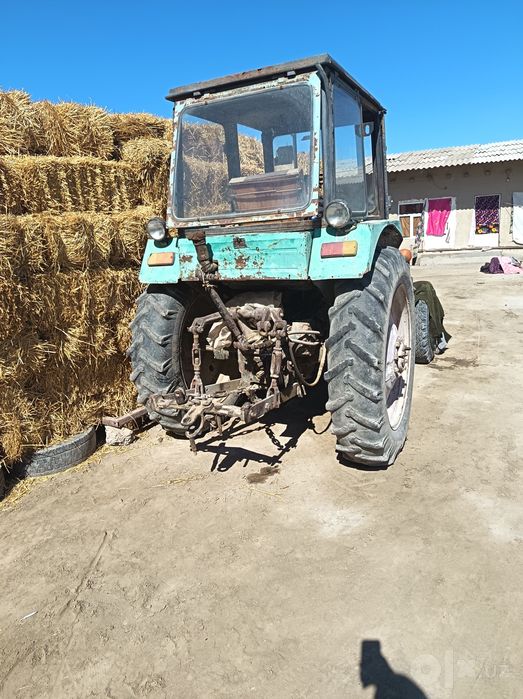 Traktor sotiladi