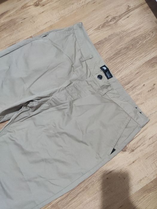 Pantaloni Nike mărimea 40 XXL