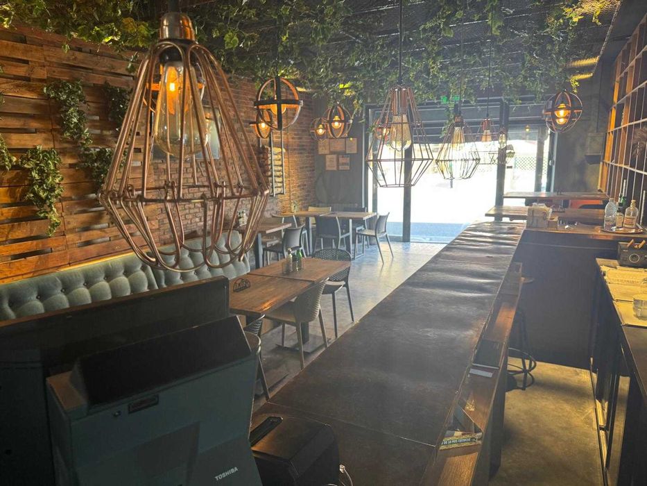 Spatiu 200 mp central,parter,stradal utilat pentru pizzerie-restaurant