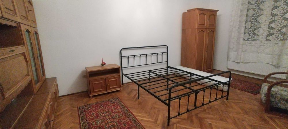 Inchiriere 3 camere decomandat