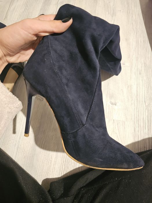 Cizme înalte de piele întoarsa, cu toc