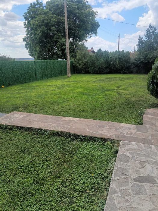 372-Продава се двуетажна масивна вила в местността "Стражецки Лозя"