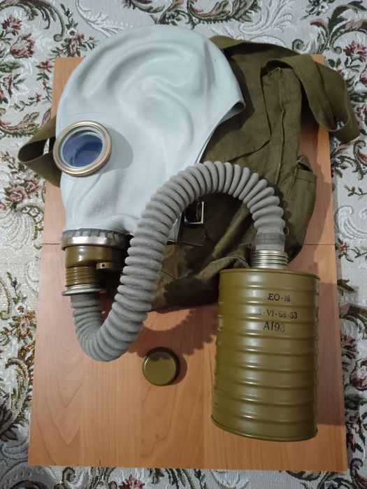 Советский противогаз РШ-4