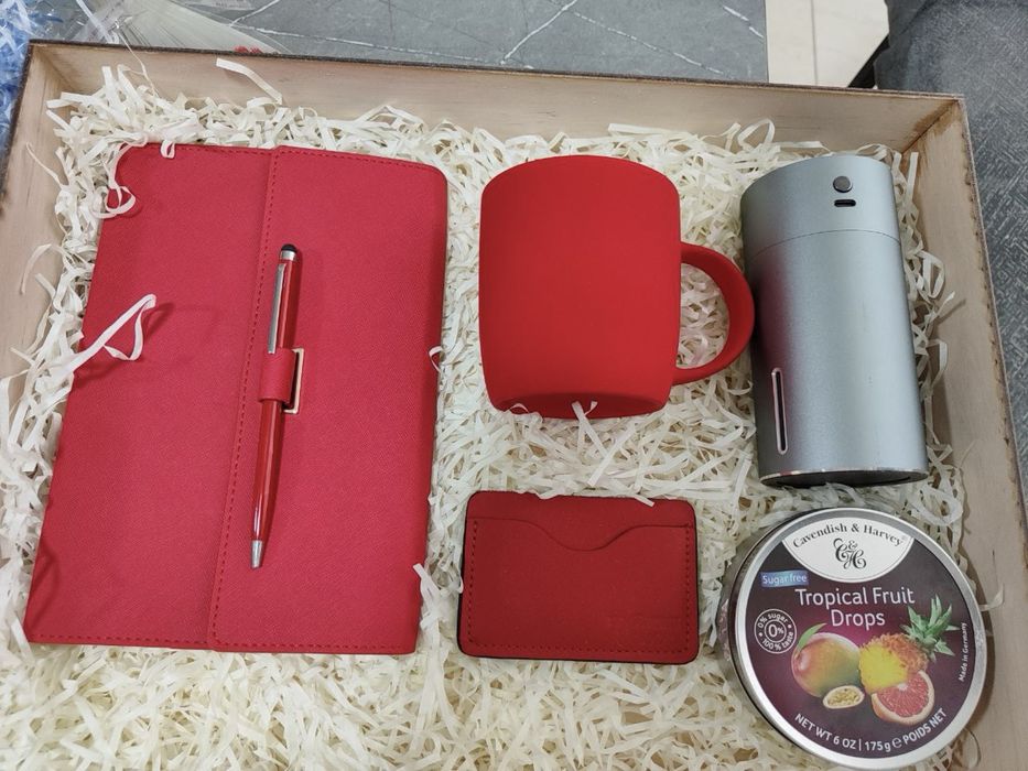 Korporativniy sovg’alar: naborlar, paketlar, bloknotlar,butulkalar.