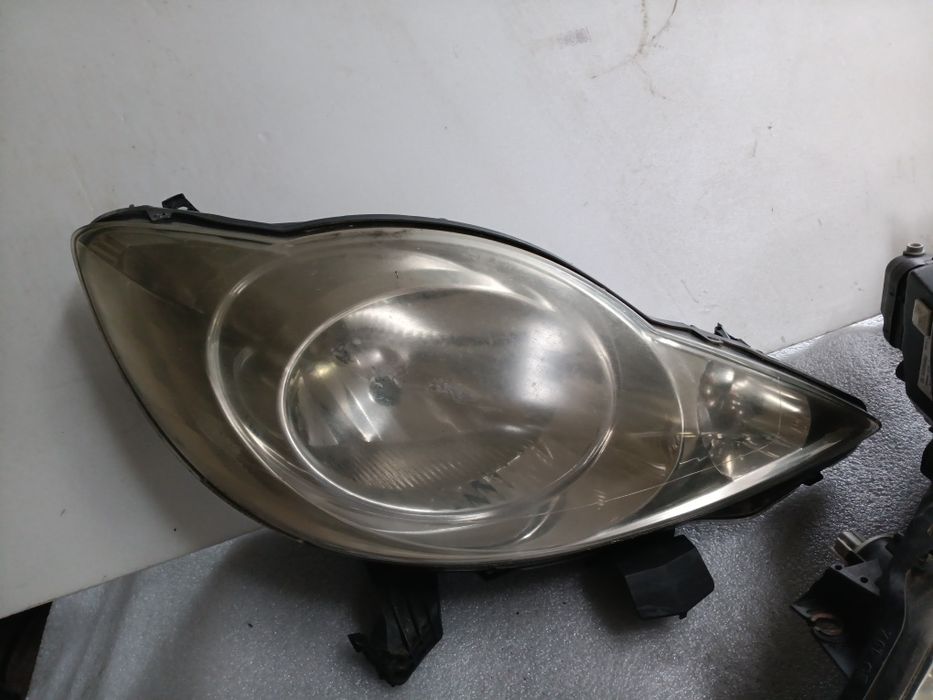Фар ляв десен за Peugeot 107 / Пежо 107