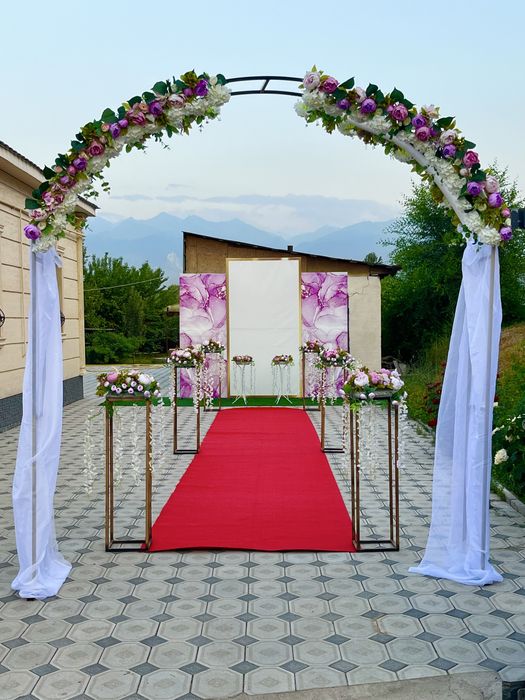 Аренда столов стульев шатров