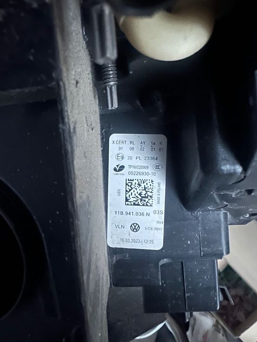 Десен фар Volkswagen id4 Full Led