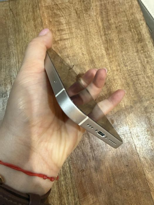 Продавам Iphone 12 64GB