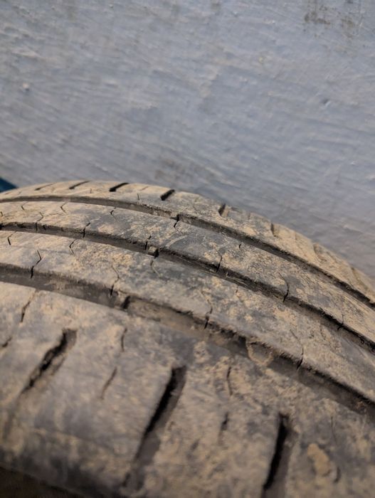 Продам шины Continental EcoContact 185/55 R15