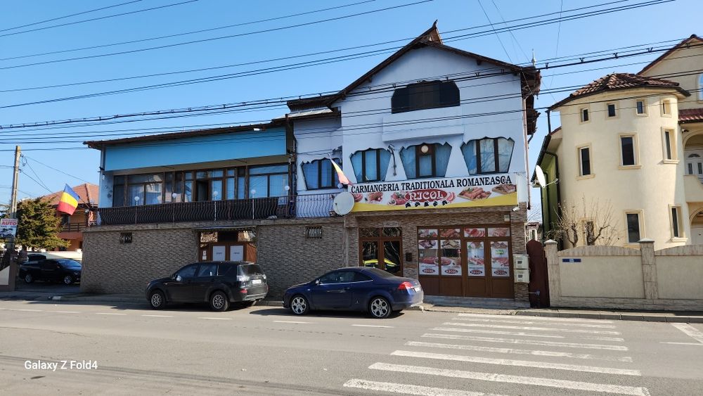 Ofer spre închiriere s-au vanzare complex vila pe termen lung.