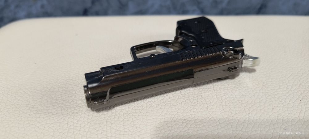 Метално пистолетче запалка Beretta-M9