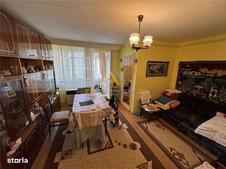 Garsoniera de vanzare str Luminisului 25.000 Euro etaj intermediar
