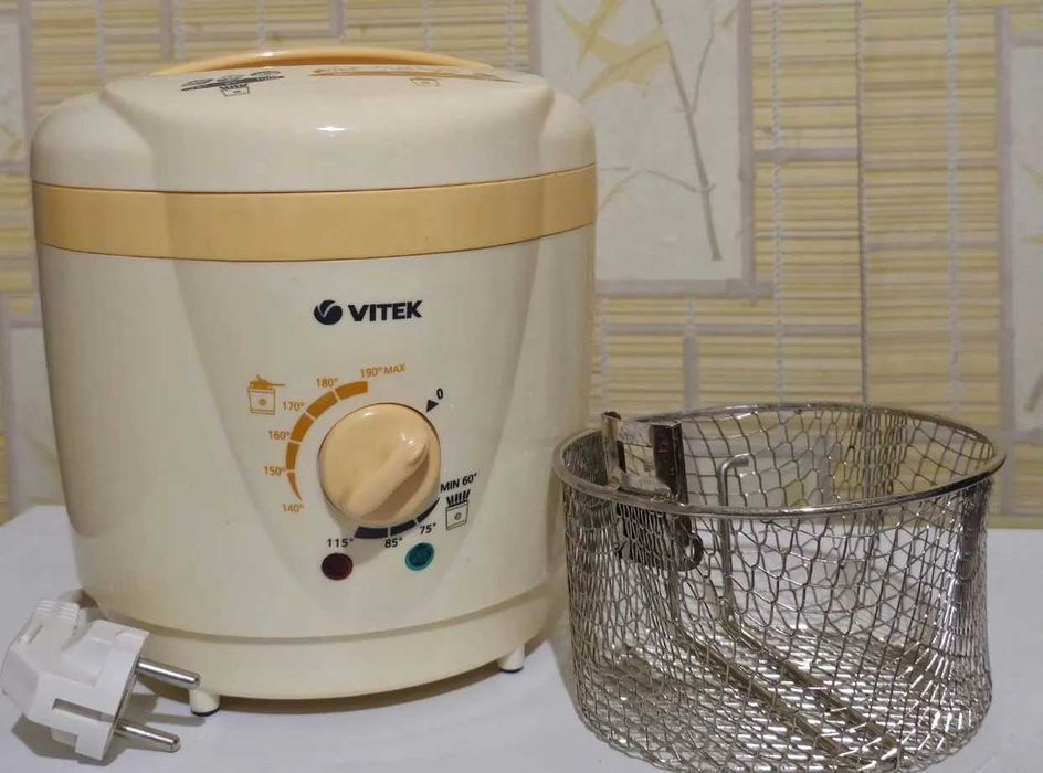 Vitek VT-1535 -фритюрник с мазина като нов