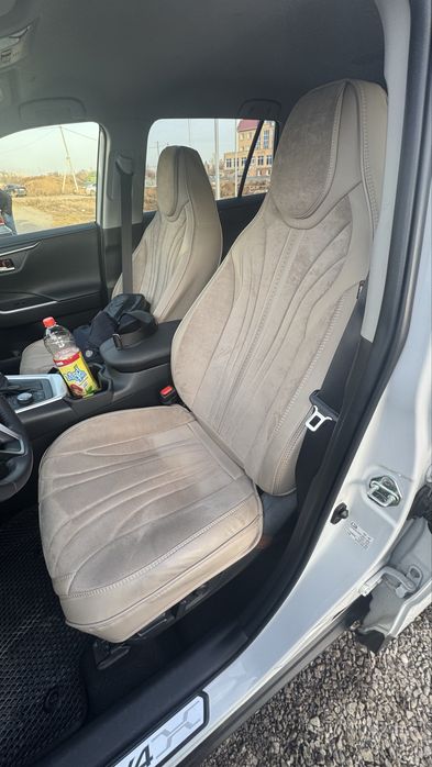 Продаю чехлы для Rav4 2023