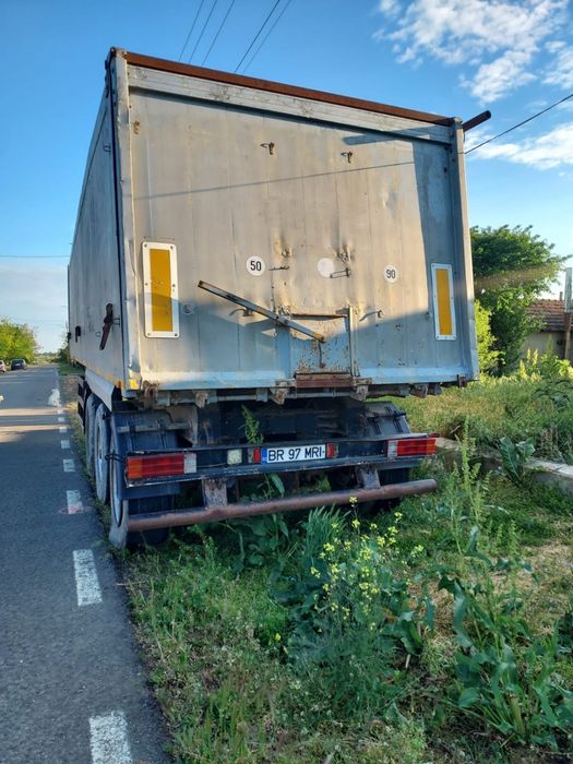 Vand sau inchiriez bena cereale/piatra