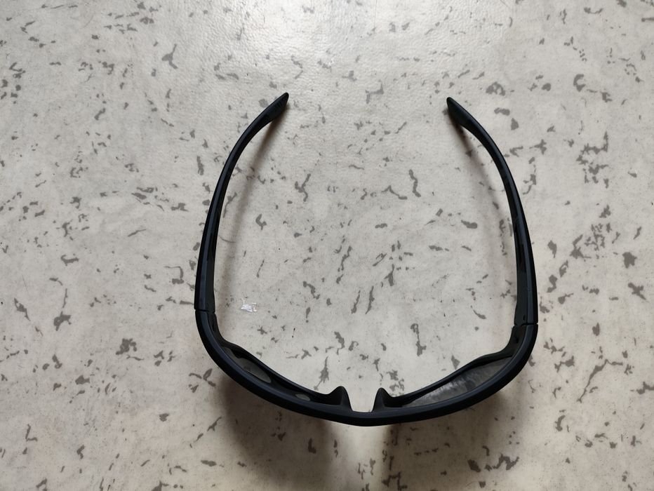 Продам новое солнцезащитные очки