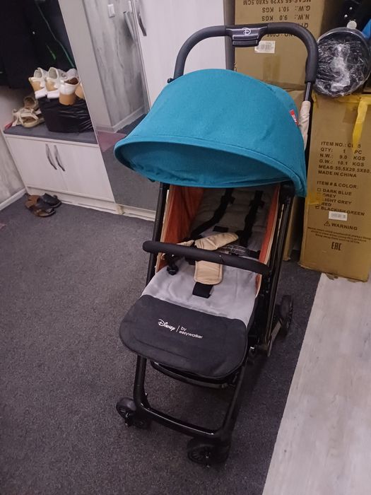 Продаётся фирменный коляска Disney by easywalker