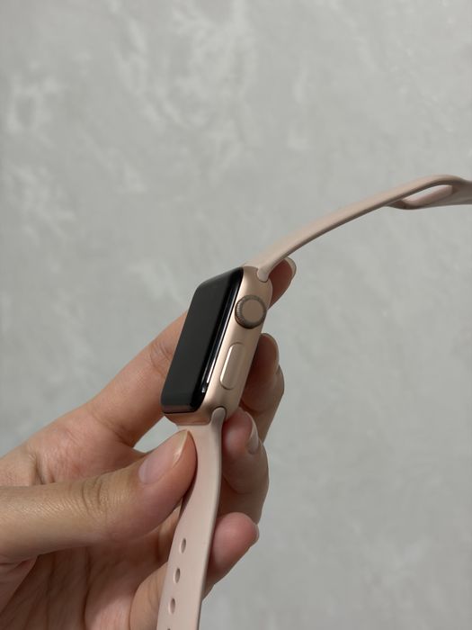 Продам Apple Watch 3