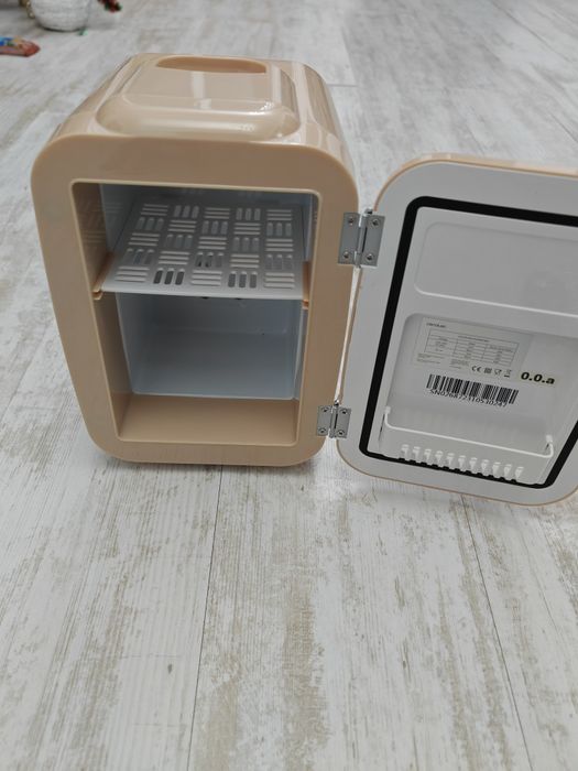 Minifrigider Cecotec Bolero