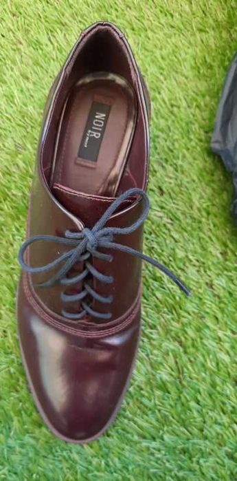 обувки затворени