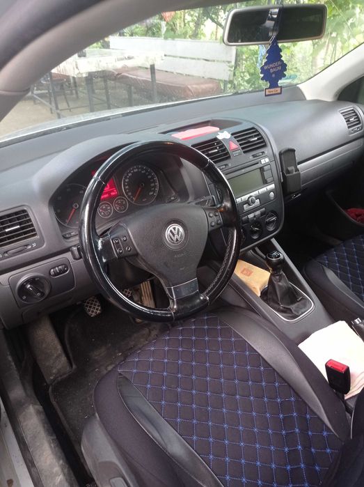 VOLKSWAGEN Golf 0