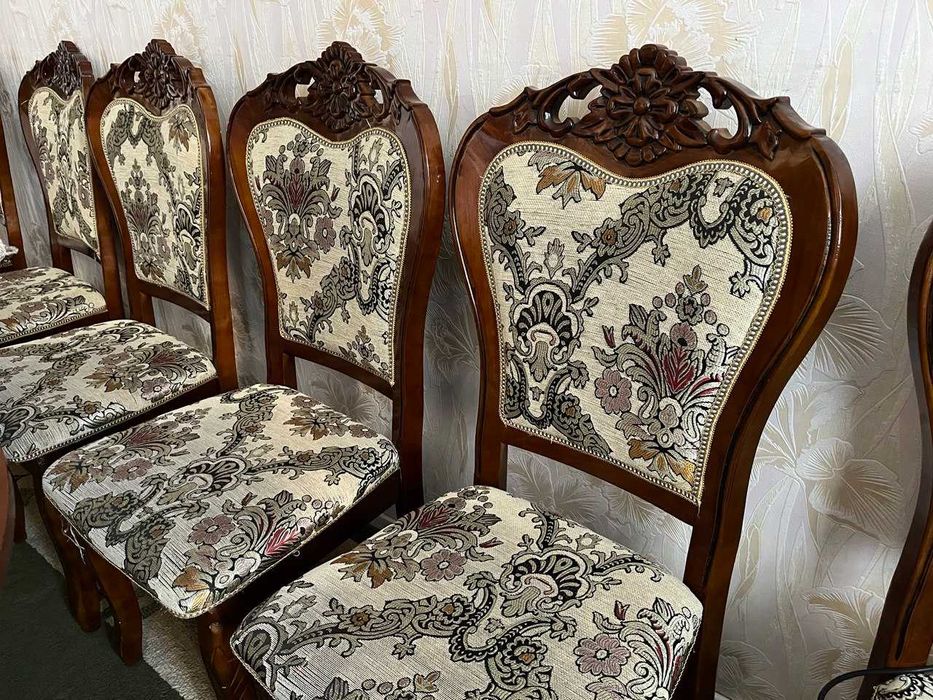 12 деревянных стульев, массив дерева